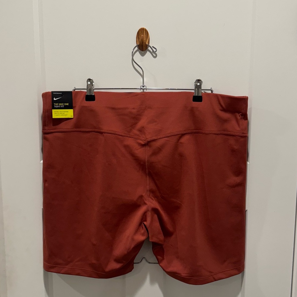 Nike One Mid Rise Performance Training Shorts - Picture 6 of 7